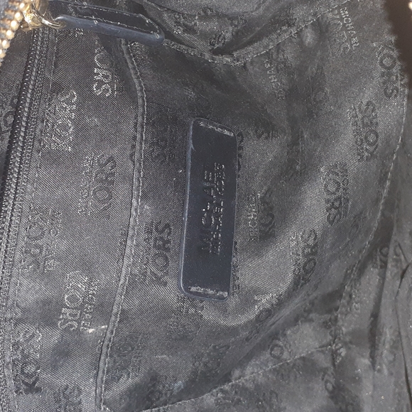 - Micheal kors purse - Picture 4 of 8